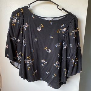Floral cropped shirt